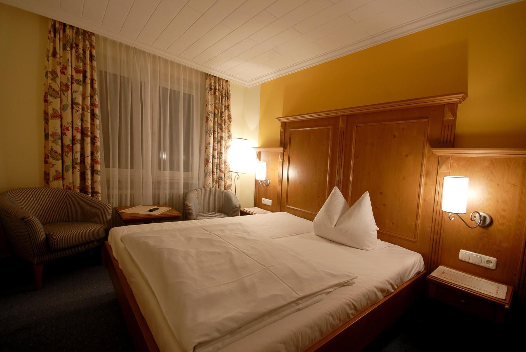 Hotel Gondel Altenkunstadt Buitenkant foto